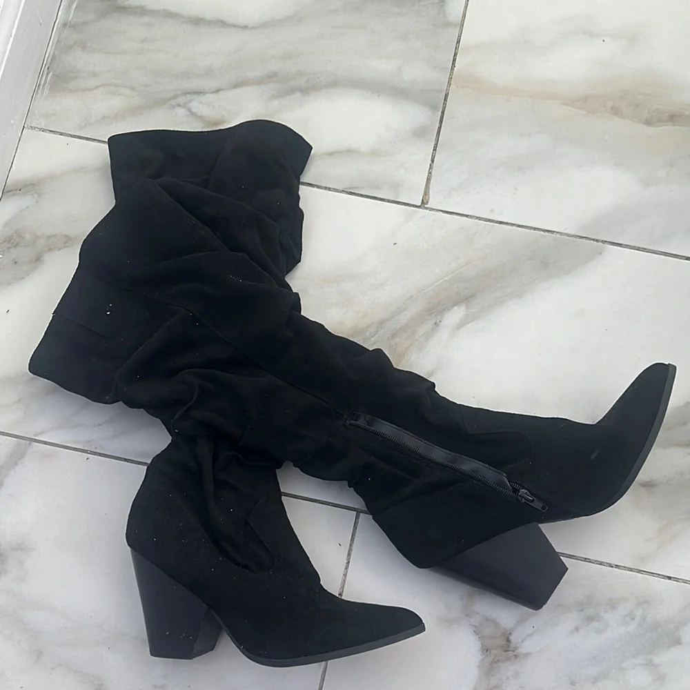 Charles black Elegant Black Knee-High Women's Boots size 9.5